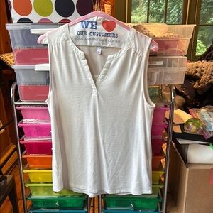 GUC 41 Hawthorn White Sleeveless Women's Blouse